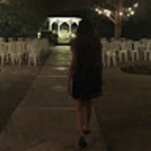 Meet your Posher, Evelia